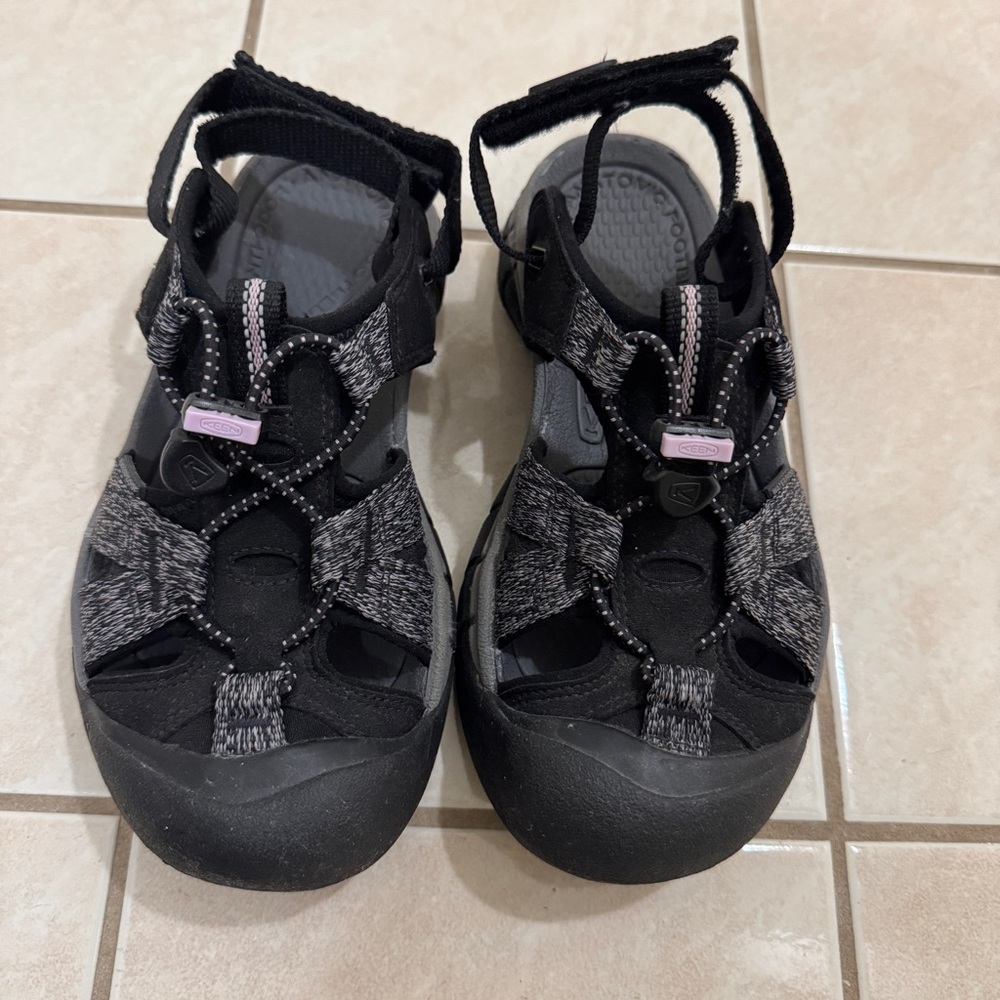 Keen Kids Black and Gray Sandals
